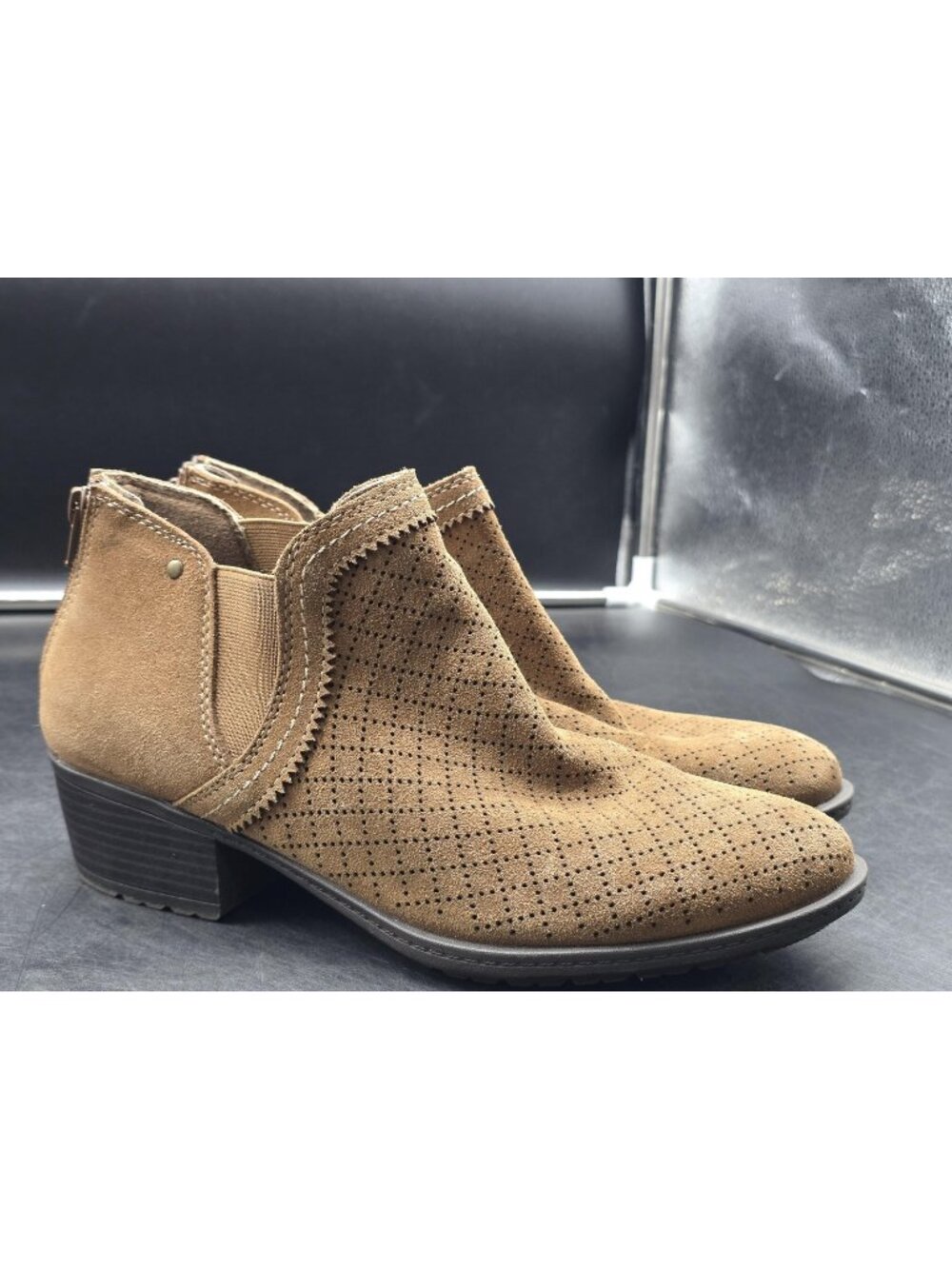 Earth Spirit Boots Womens Size 8.5 Brown Leather Perforated Ankle Zip Booties
